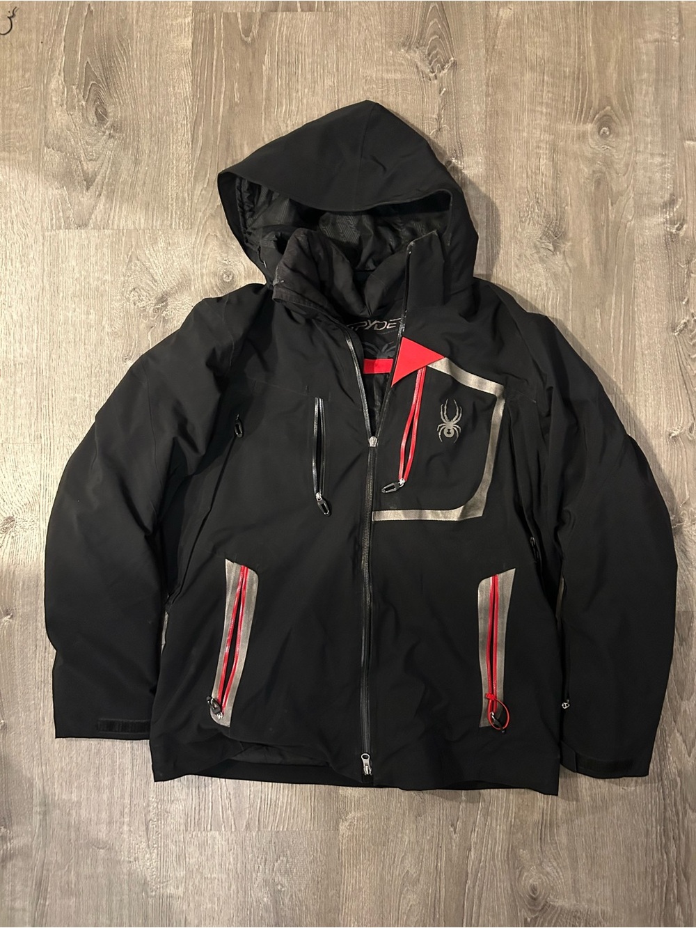Spyder Men’s Black Hooded Ski Snowboard Jacket with Red Accents Size L